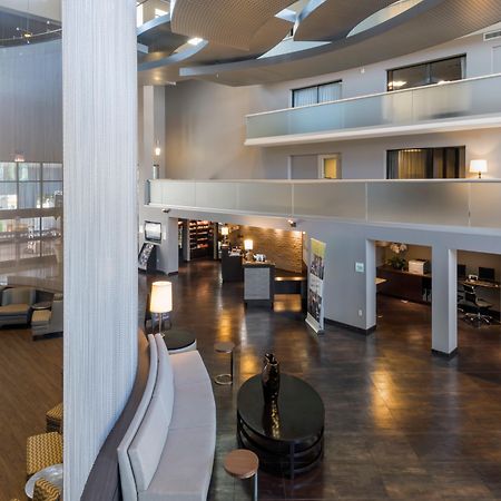 Holiday Inn And Suites Phoenix Airport North By Ihg Екстериор снимка