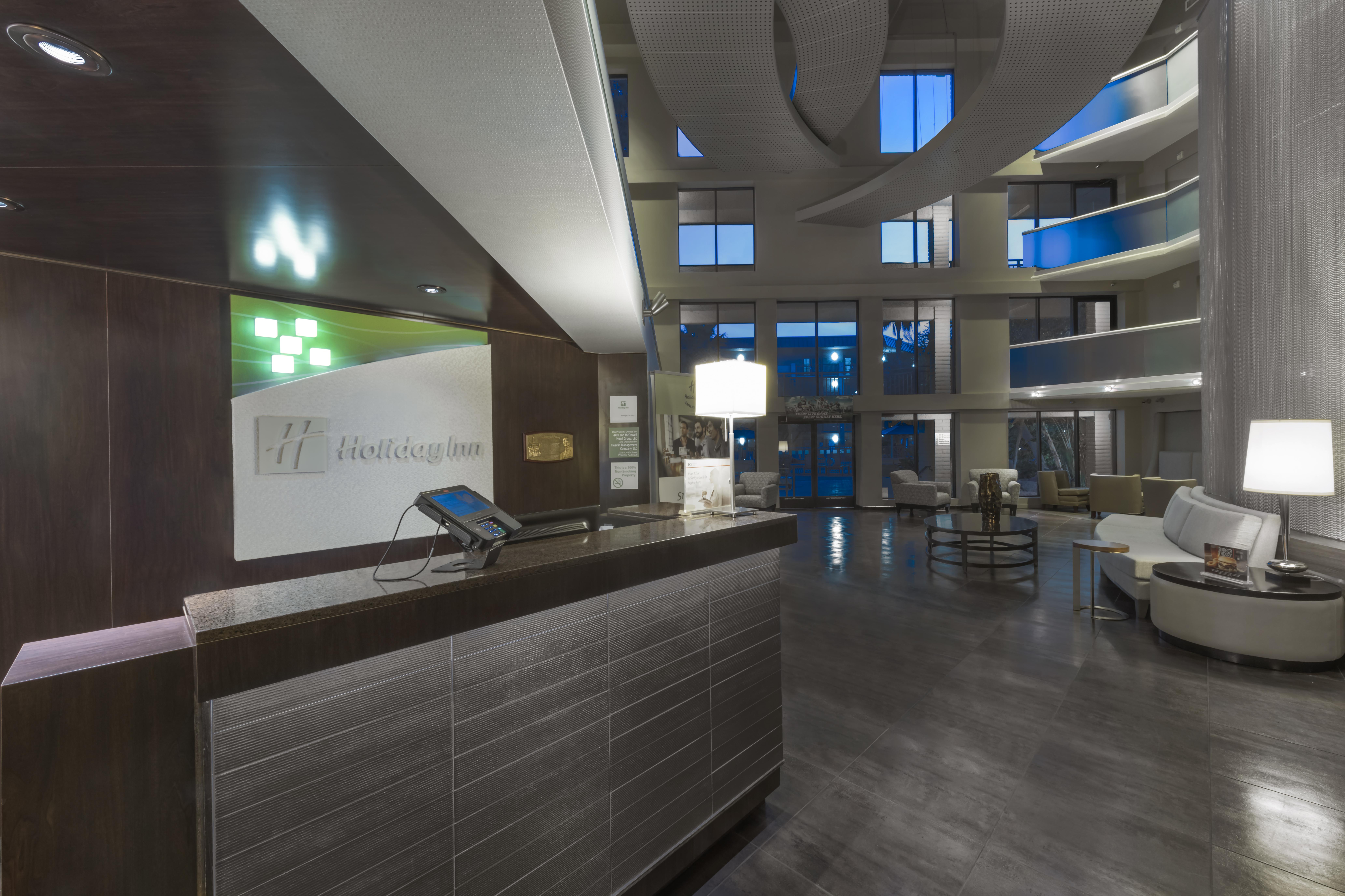 Holiday Inn And Suites Phoenix Airport North By Ihg Екстериор снимка