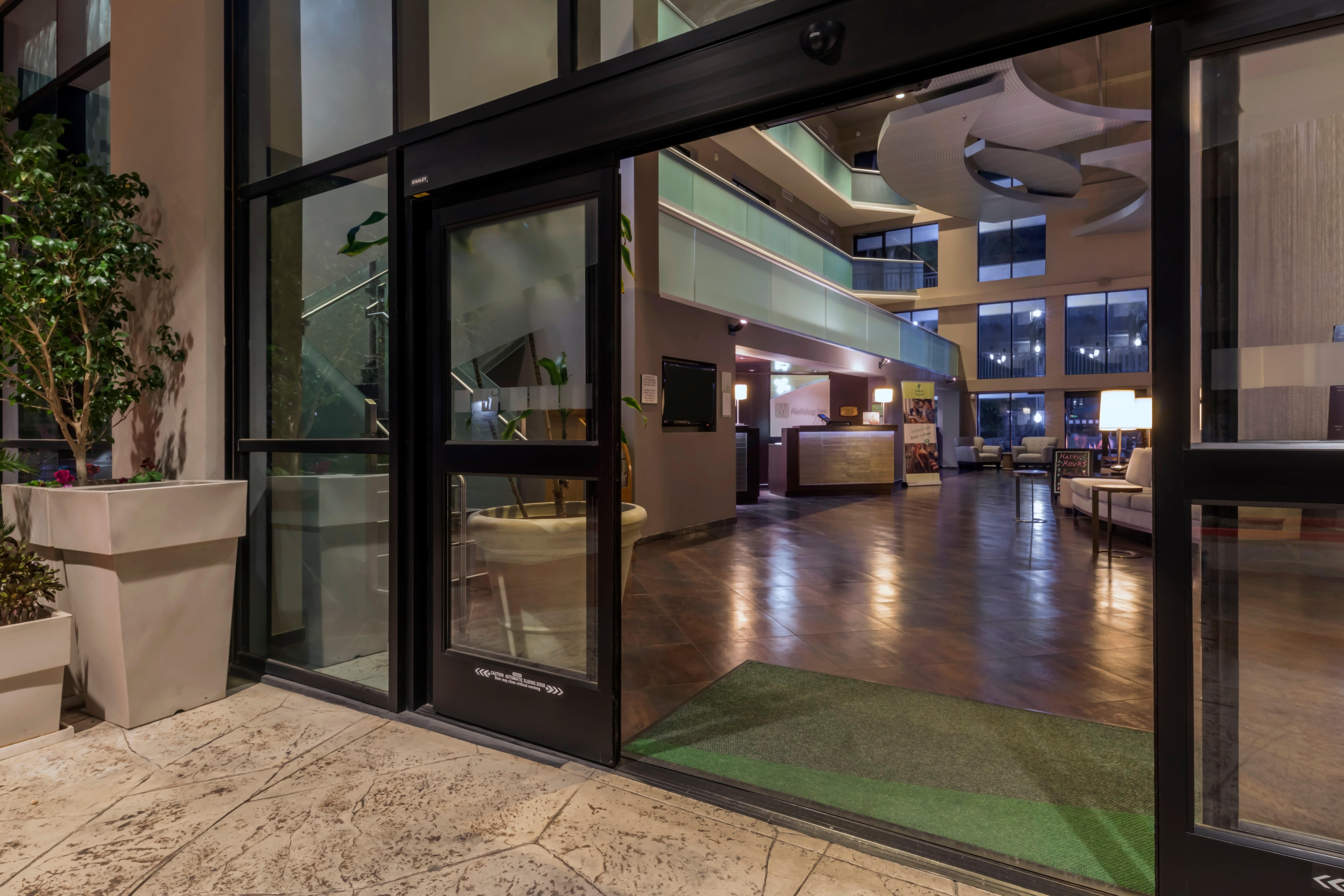 Holiday Inn And Suites Phoenix Airport North By Ihg Екстериор снимка