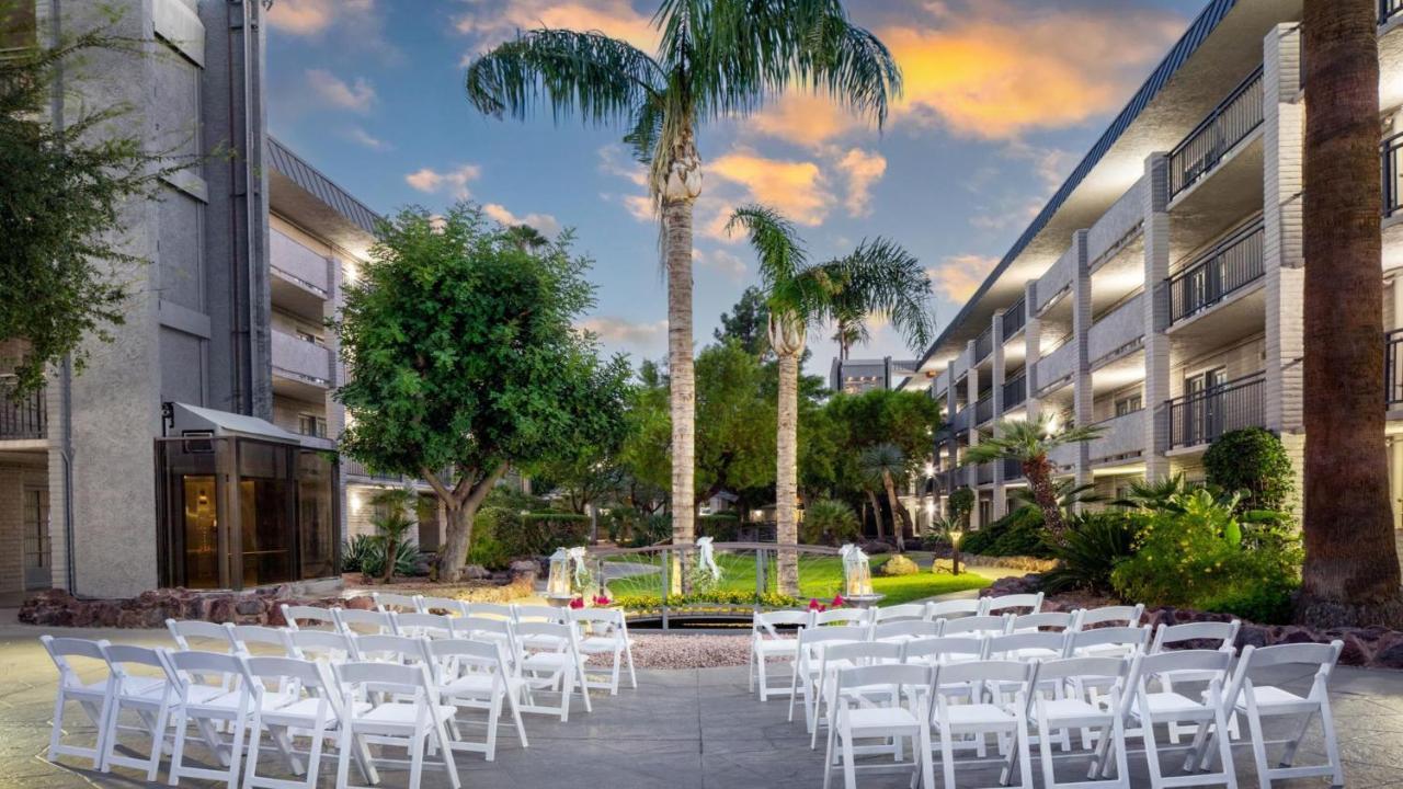 Holiday Inn And Suites Phoenix Airport North By Ihg Екстериор снимка