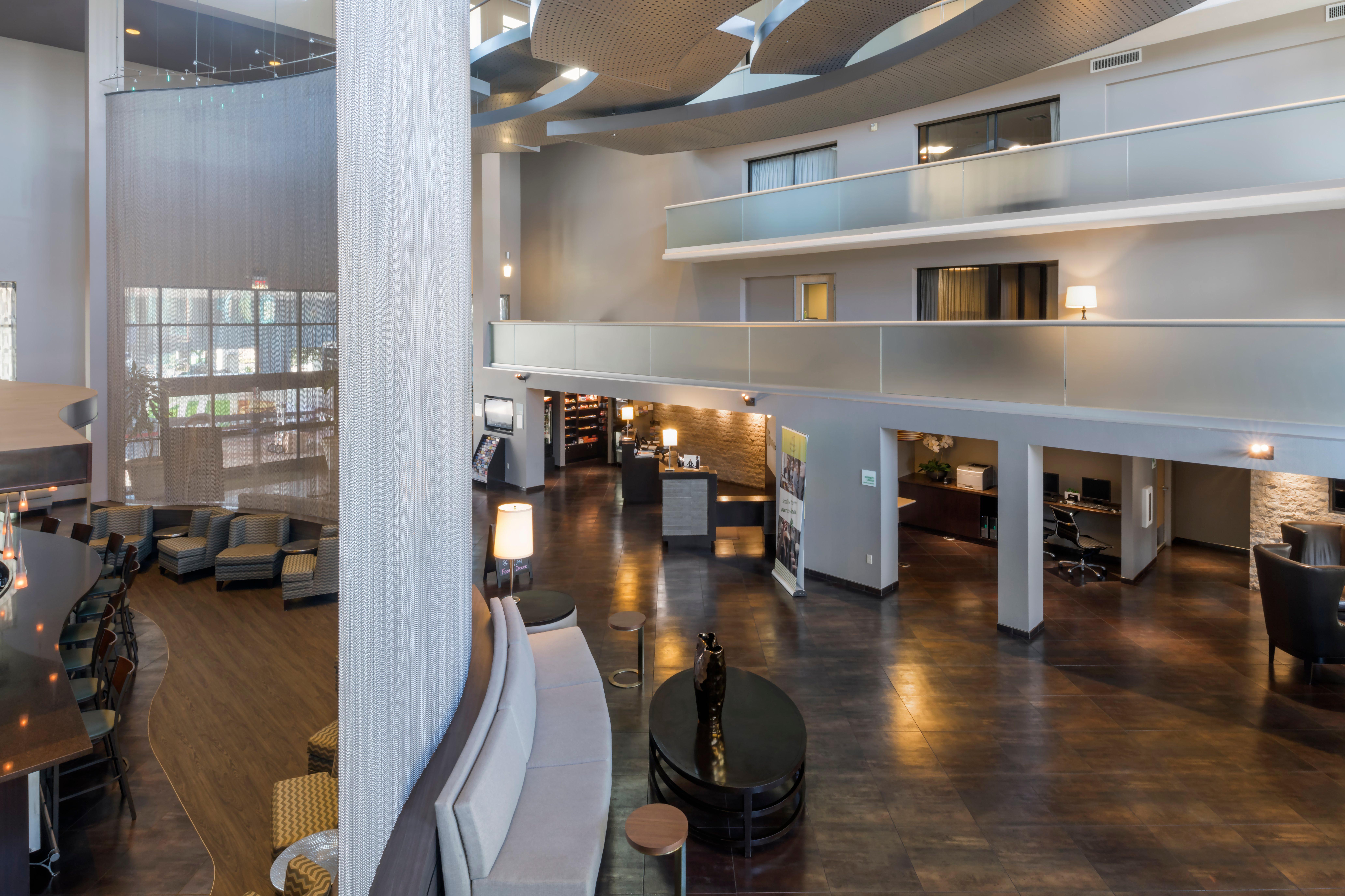 Holiday Inn And Suites Phoenix Airport North By Ihg Екстериор снимка