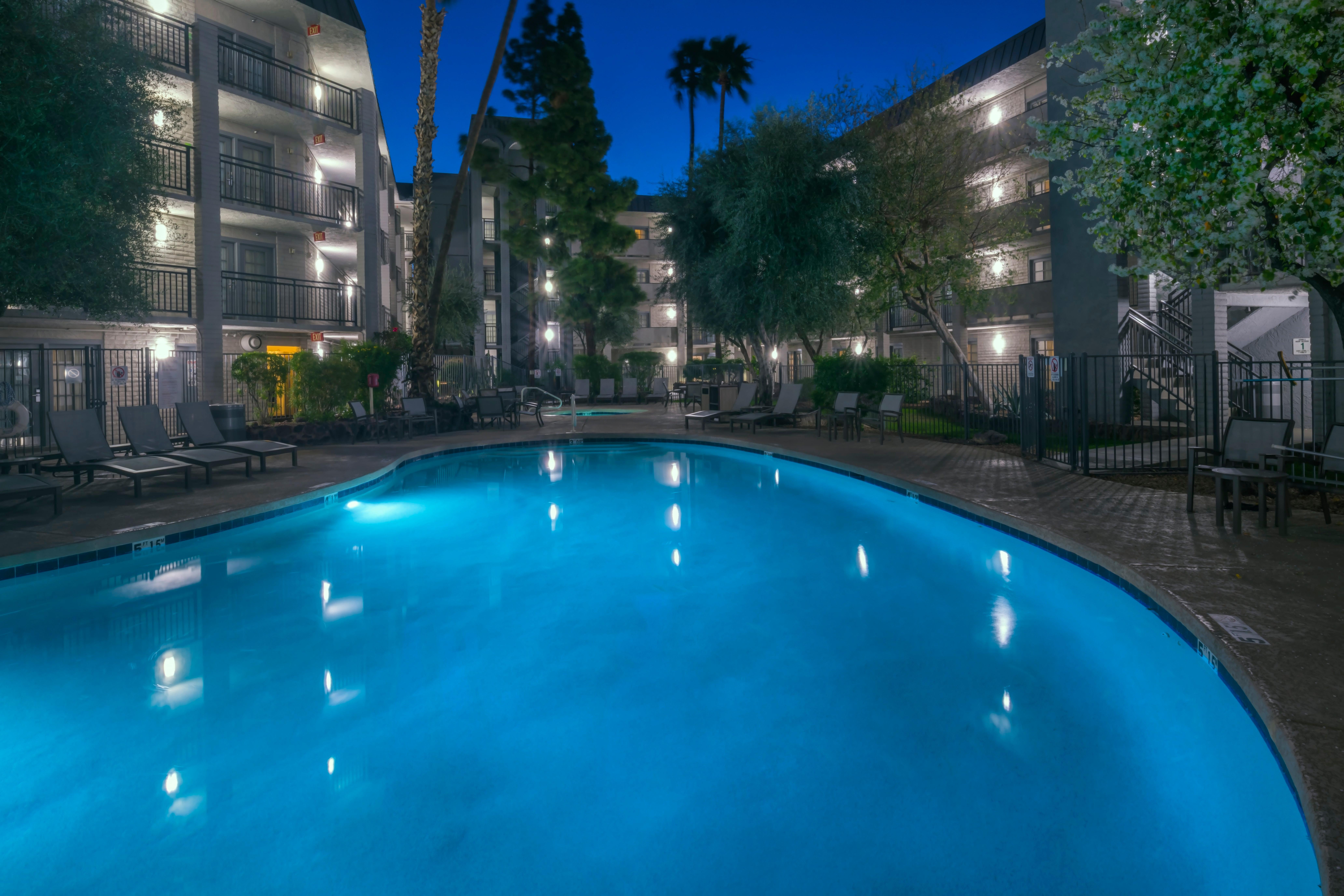 Holiday Inn And Suites Phoenix Airport North By Ihg Екстериор снимка