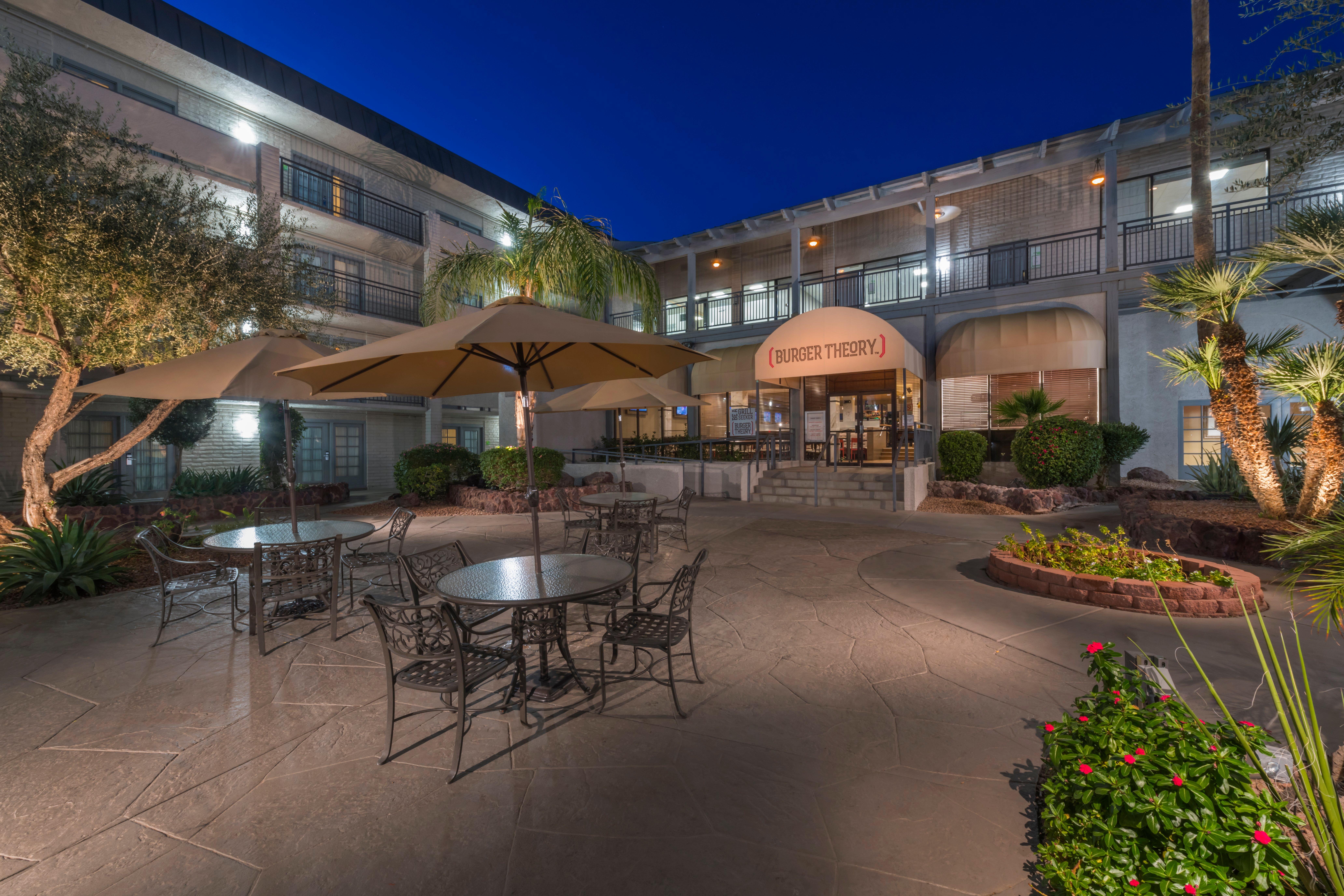 Holiday Inn And Suites Phoenix Airport North By Ihg Екстериор снимка