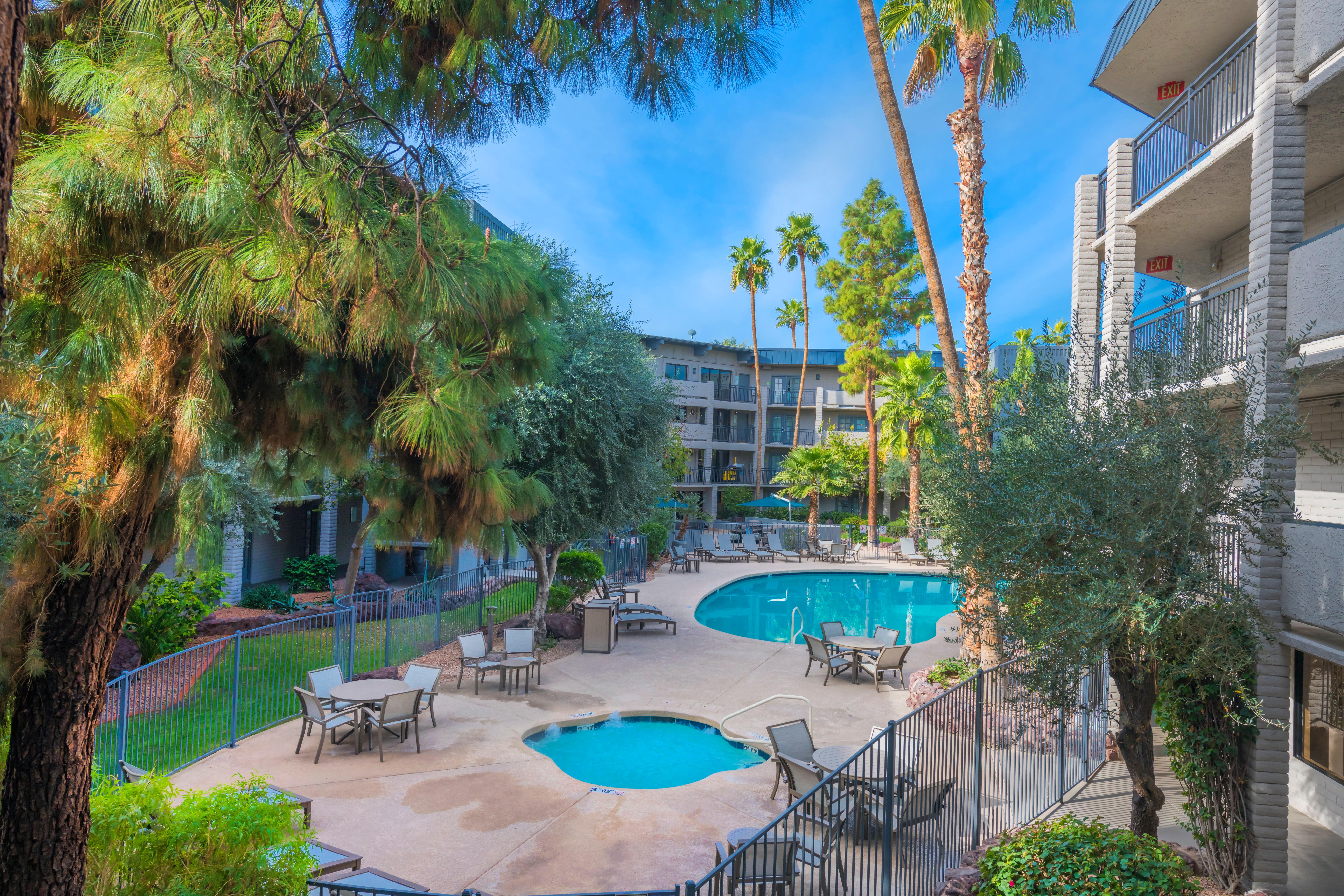 Holiday Inn And Suites Phoenix Airport North By Ihg Екстериор снимка
