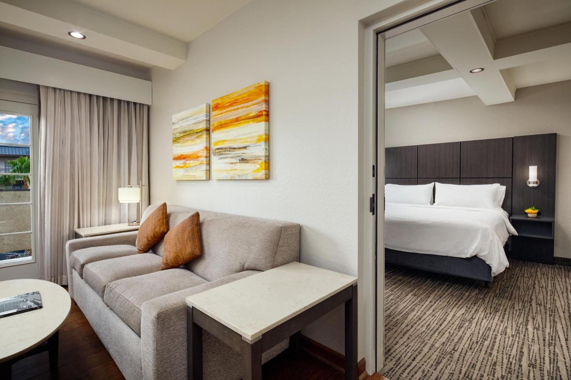 Holiday Inn And Suites Phoenix Airport North By Ihg Екстериор снимка