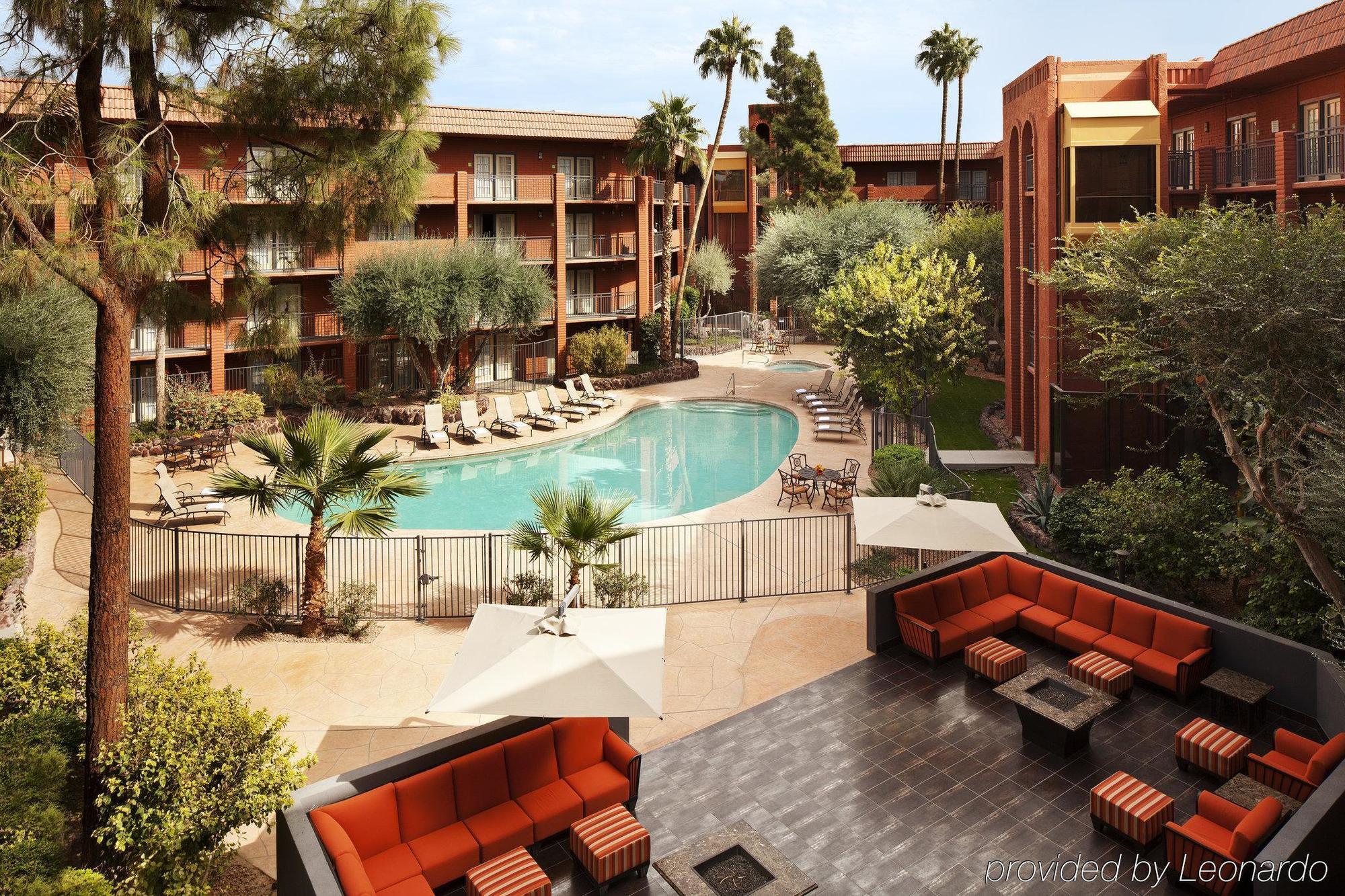 Holiday Inn And Suites Phoenix Airport North By Ihg Екстериор снимка