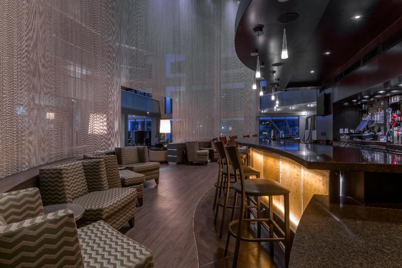 Holiday Inn And Suites Phoenix Airport North By Ihg Екстериор снимка